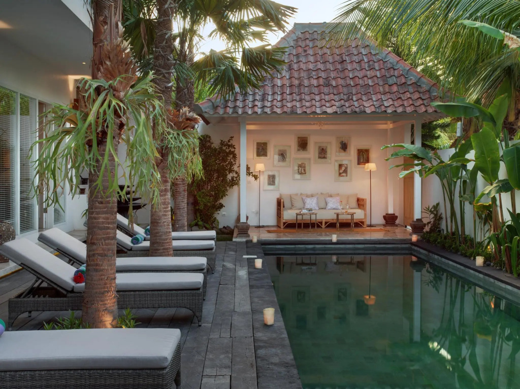 Room & Vespa 4 - Central Seminyak Near Beach