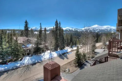 River Park Lodge: A Getaway with a Gorgeous View!