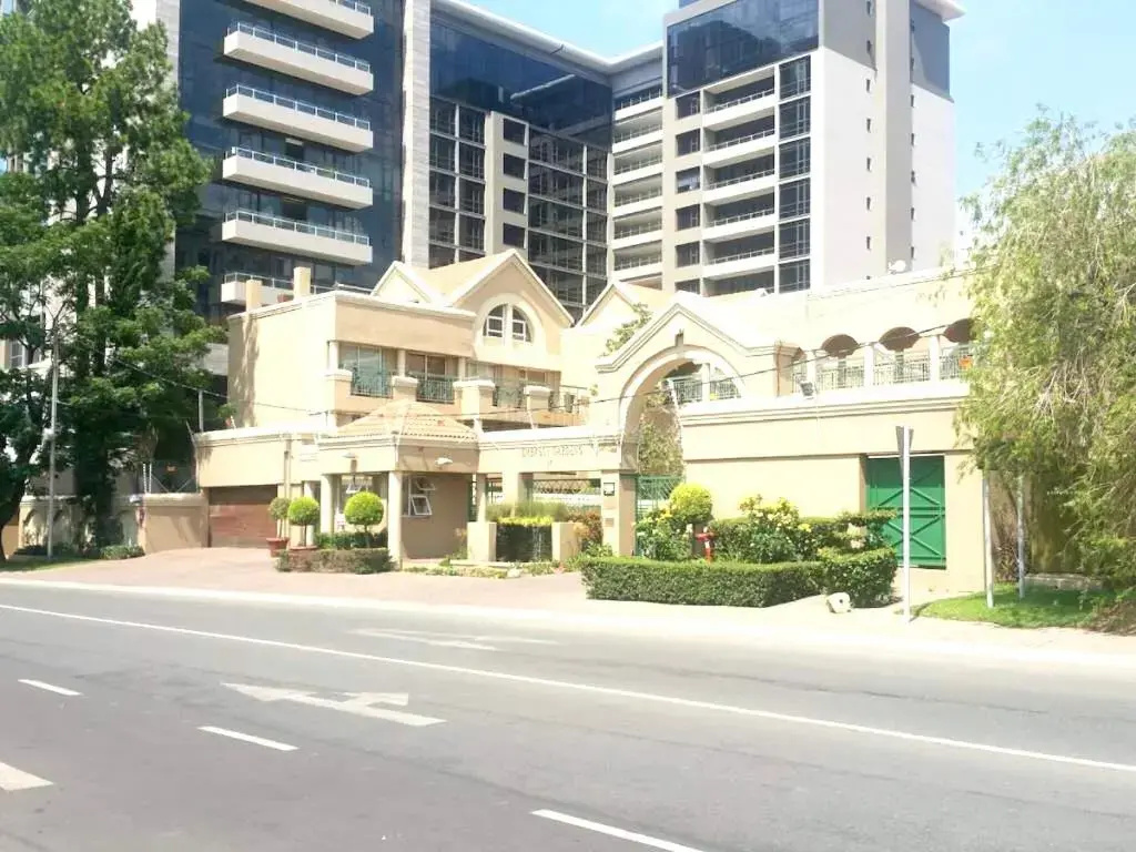 Embassy Gardens 17 West Rd South Morningside Sandton Johannesburg Secure 2 Bedroom fully furnished apartment with 24hrs security