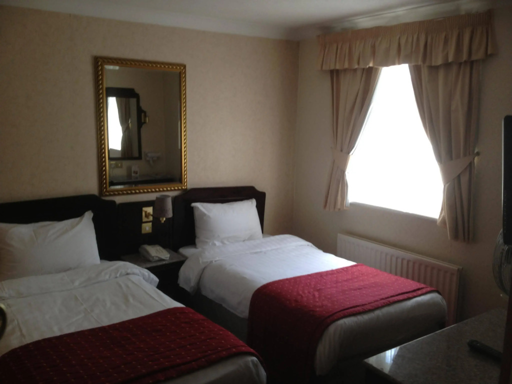 Holiday Villa Hotel