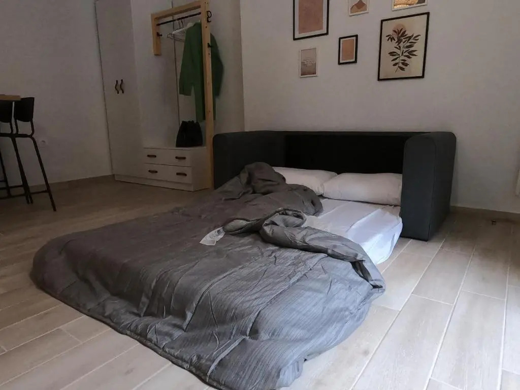 roomaki -tasteful studio in the center w/ parking