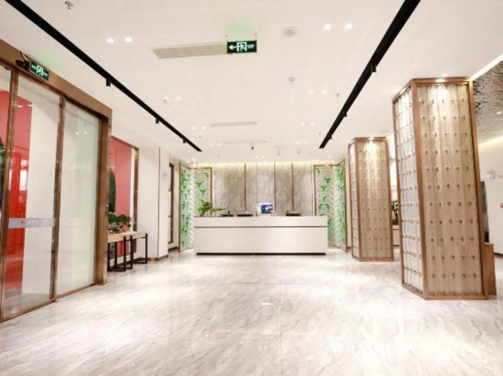 Ziyoudao Hotel (Haikou Haixiu Road Riyue Duty Free Shop)