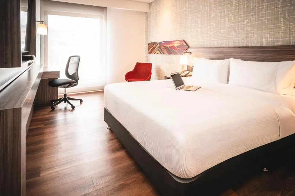 Hampton Cusco para Lima Tours