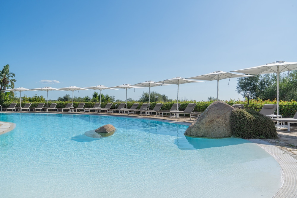 Hotel with swimming pool in Bari Sardo