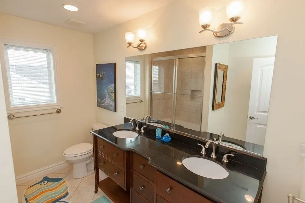 Royal Shell (formerly Lynnhaven Resort) - 10 Br Home