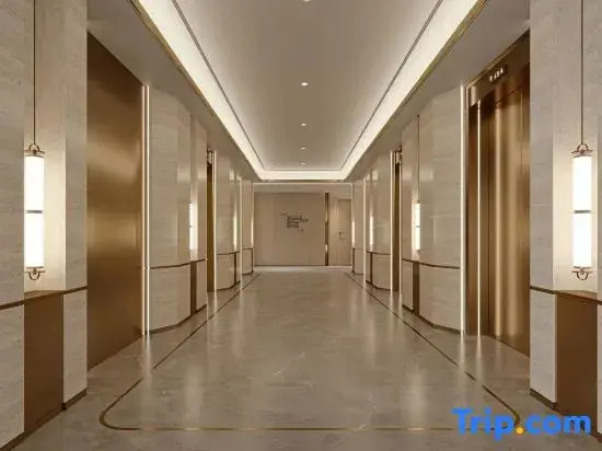 Huacheng International Hotel (Xiangyang Wal Mart Minfa Plaza Store)
