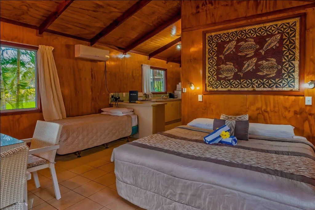 Muri Lagoon View Bungalows - Hillside Bungalow