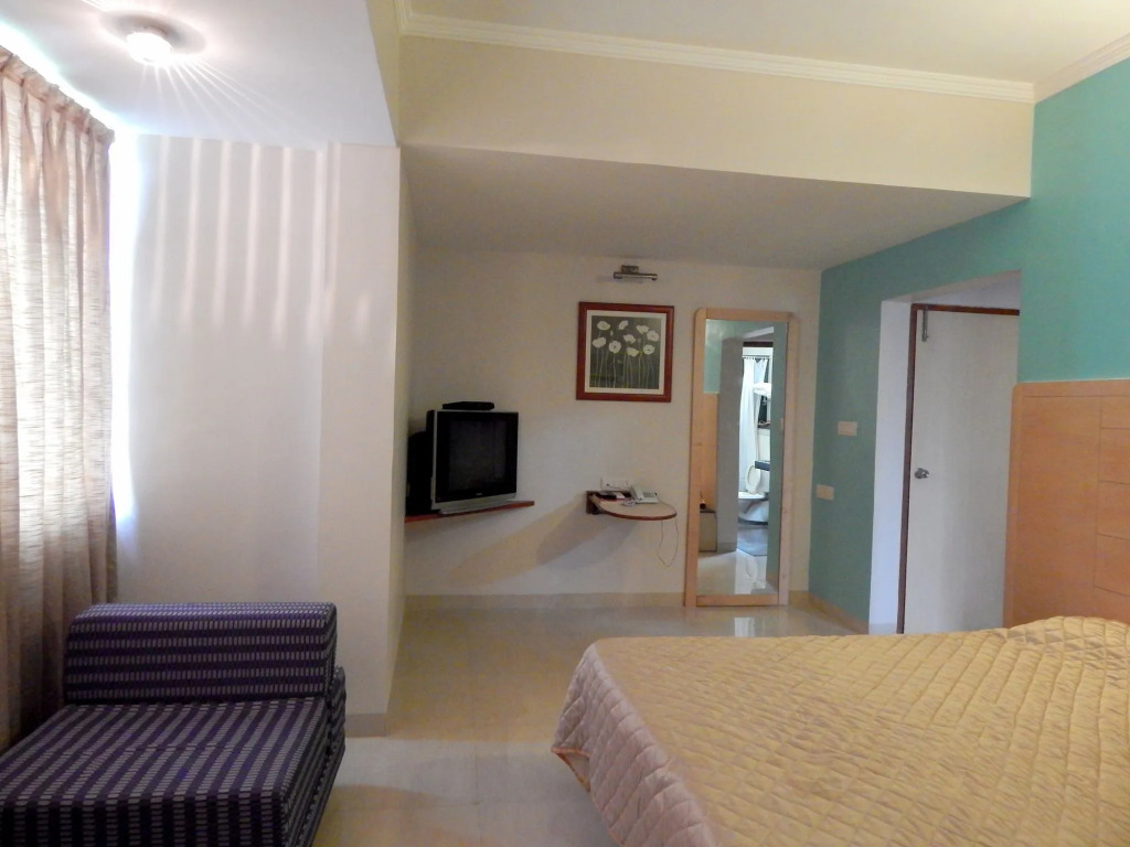 Hotel Raviraj