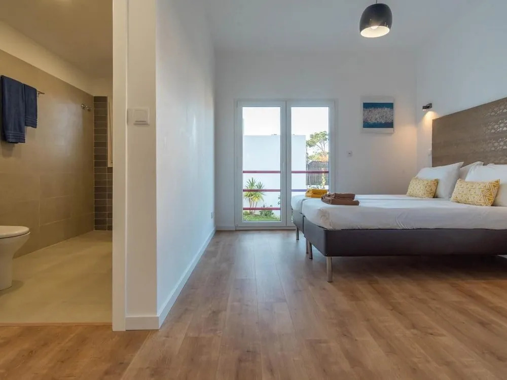 LV Premier LA2 pool, AC, garden, sea view