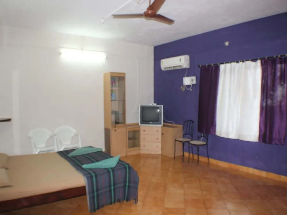 OYO 6744 StayOut Sunny Holiday Homes