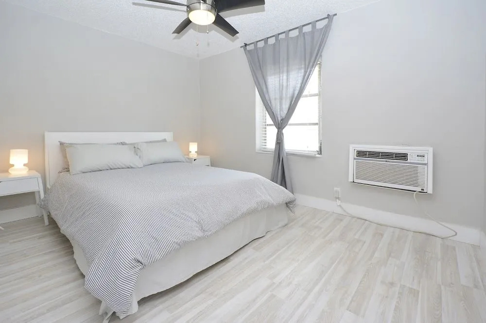 Hallandale Beach Apartments
