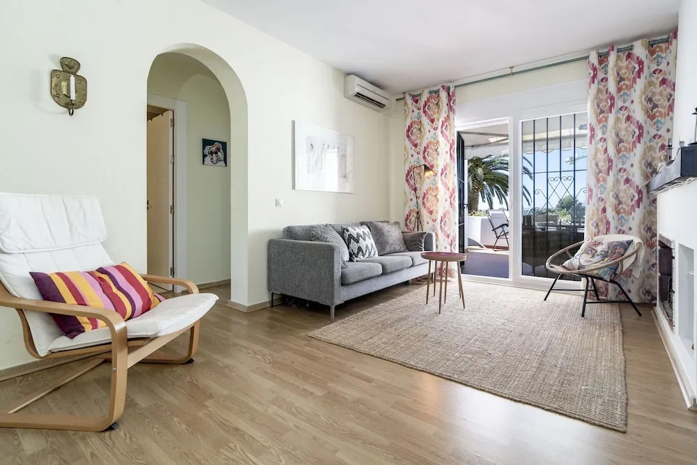 AGC26 - Lovely apart walking distance to Port