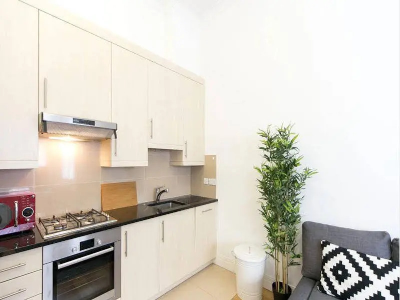 Fg Property Earls Court- Castletown Road