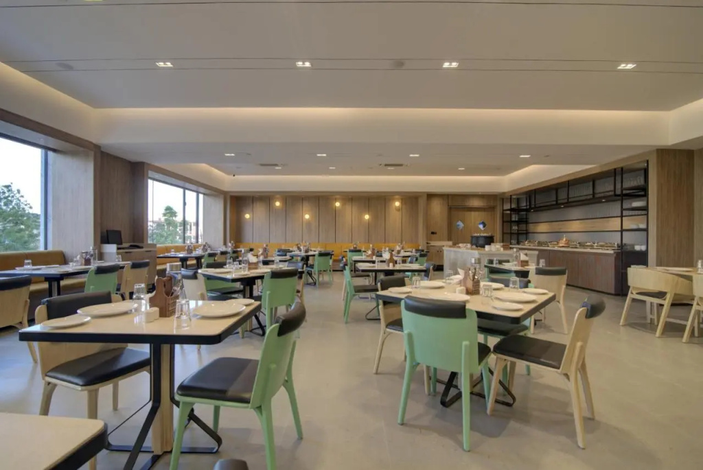 7 Apple Hotel Pratap Nagar