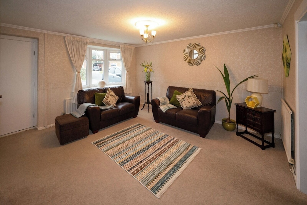 Spacious 3 Bedroom Home in Westhoughton