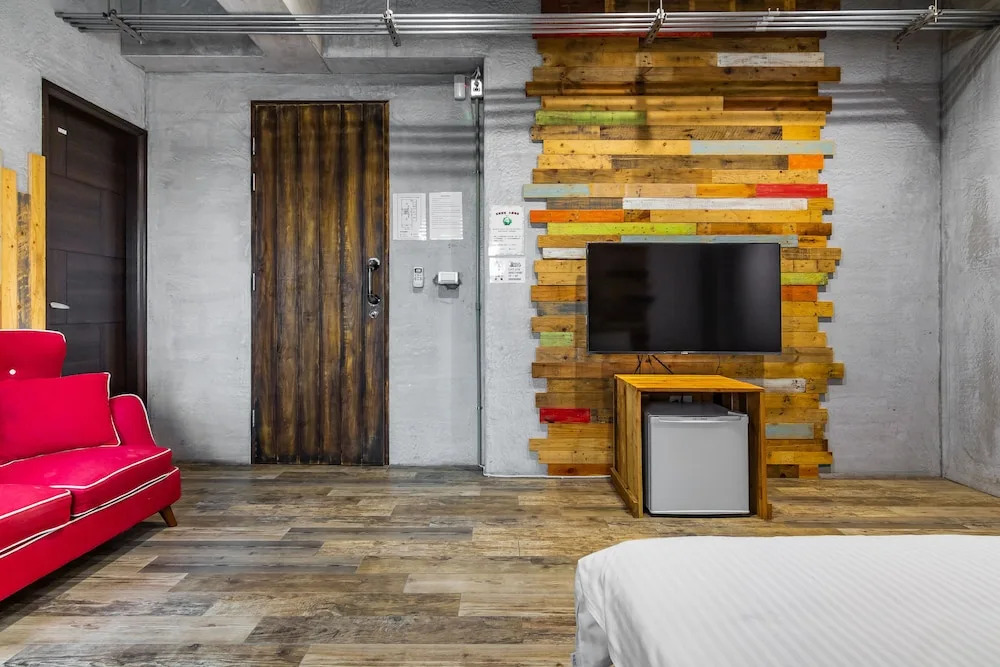 l-stack B&B
