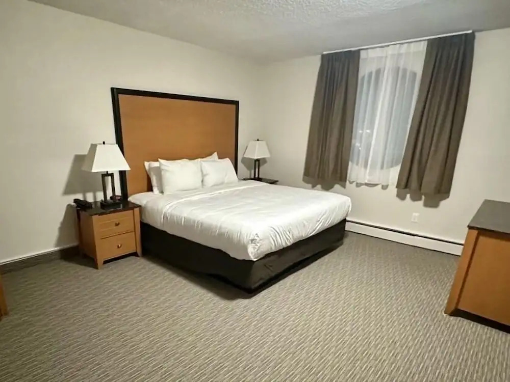 Anavada Inn & Suites - Grande Prairie