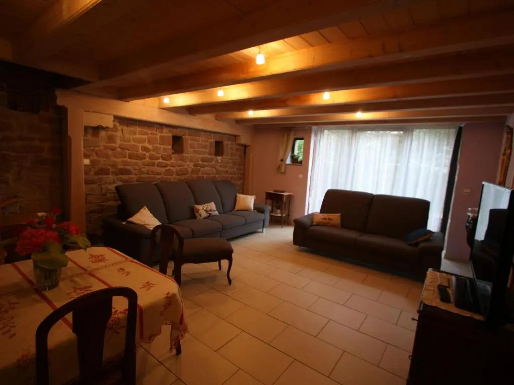 Grande Ferme Rénovée avec Jardin, Terrasse et Sentiers à Proximité - Vosges - FR-1-589-232