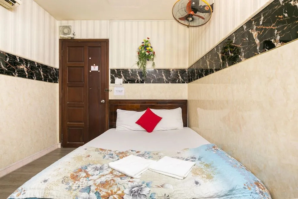 OYO 885 Ngoc Thinh Hotel