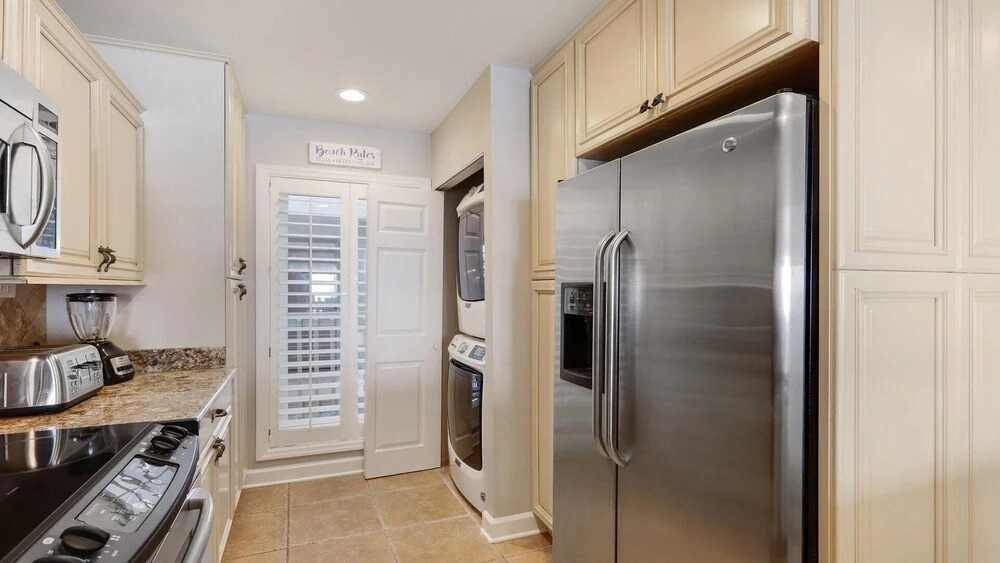 503 Shorewood 2 Bedroom Condo
