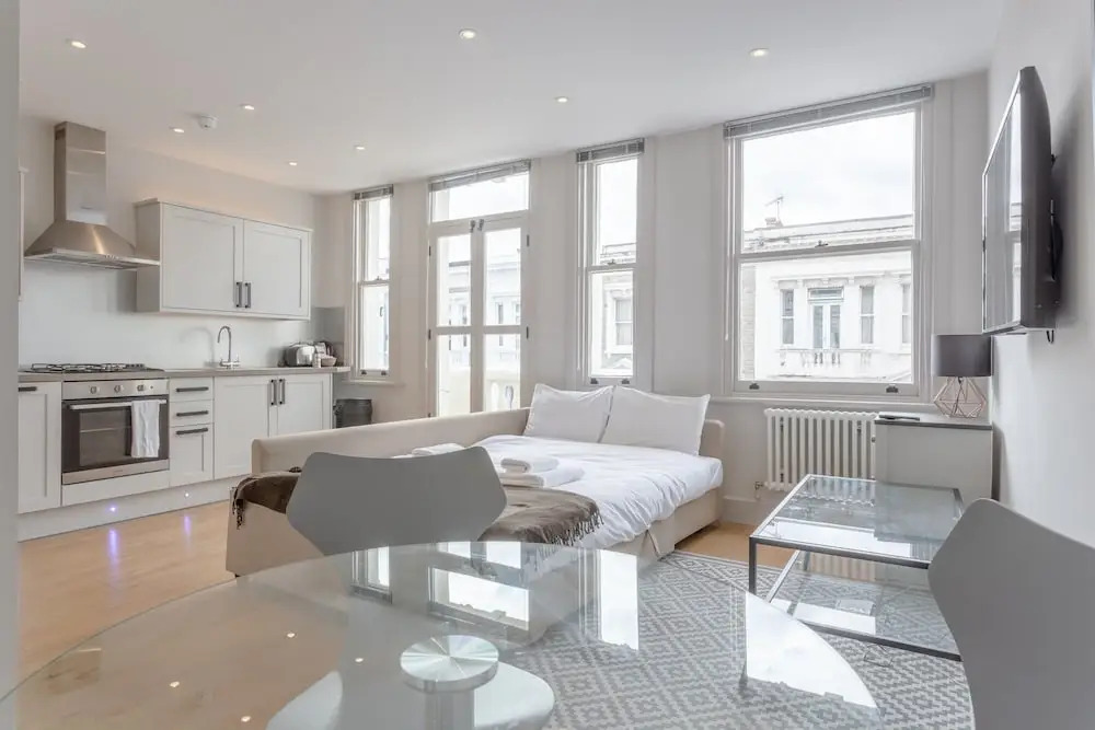 Spacious 2 Bedroom West Kensington Flat