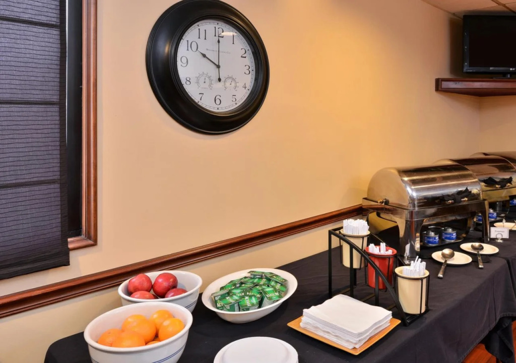 Best Western Louisville East Inn & Suites