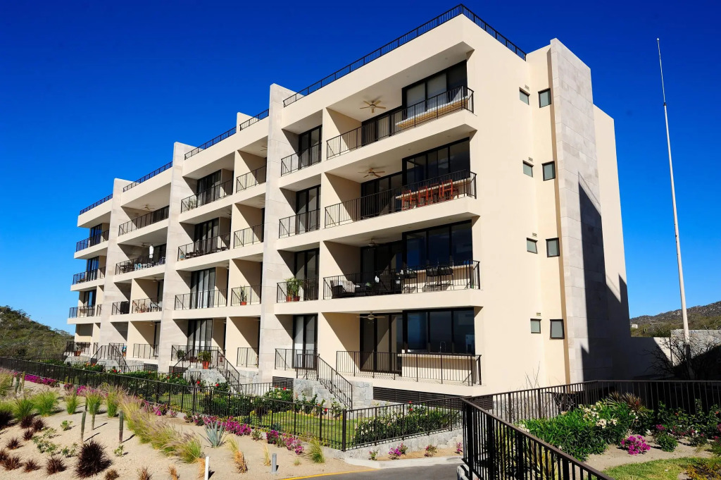 Condo Solaria G202 in Ventanas Residencial