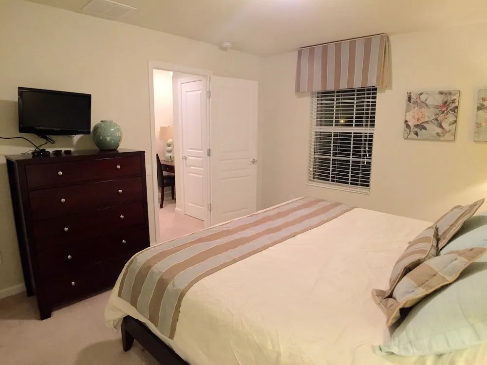 Luxury Modern Home With CDC Cleaning Standards, 2 Miles From Disney #6wh546