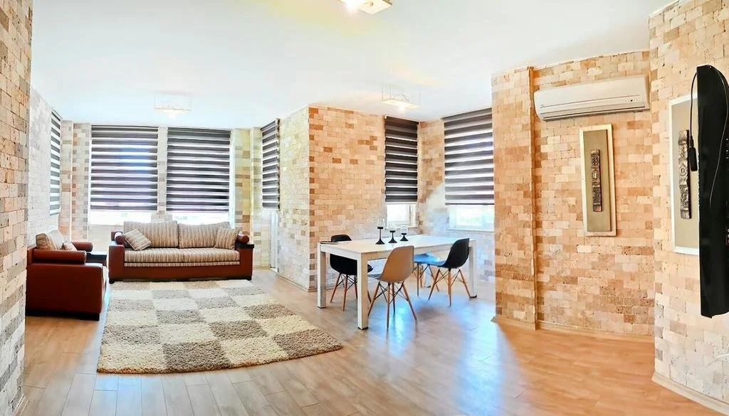 Arya Suites