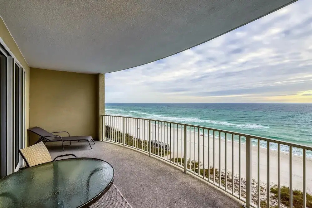 Twin Palms 702