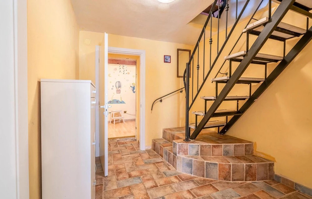 Beautiful Home in Altagnana With Wifi and 2 Bedrooms