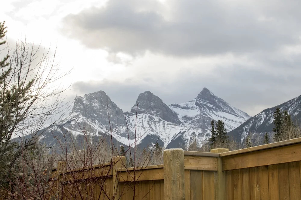 Fire Mountain Lodge