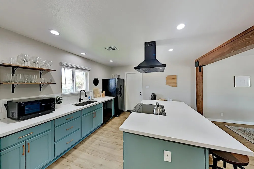 The Blue In Old Town 3 Bedroom Home