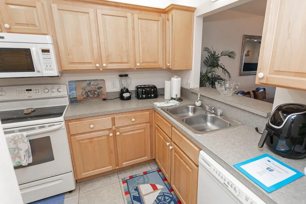 SEA Haven 117 2BR Free Activities Oceanfront Wifi Pool