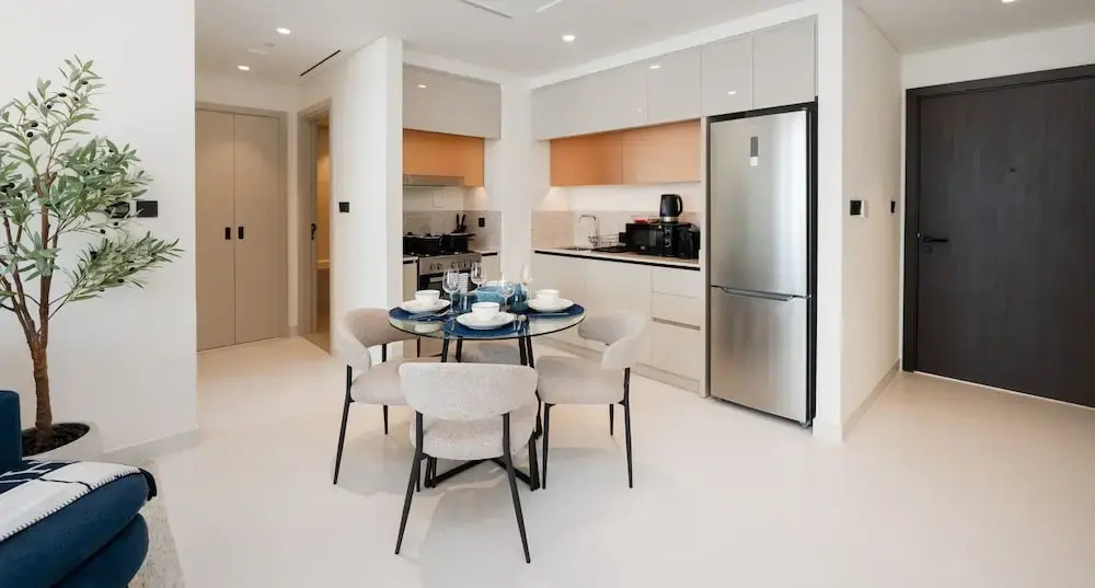 Serene 1BR w Private Palm View Balcony
