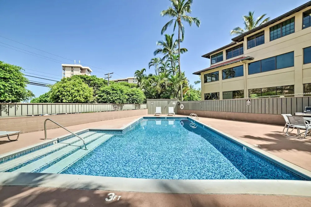 Walk to Beach: West Maui Condo w/ Lanai & Pool!