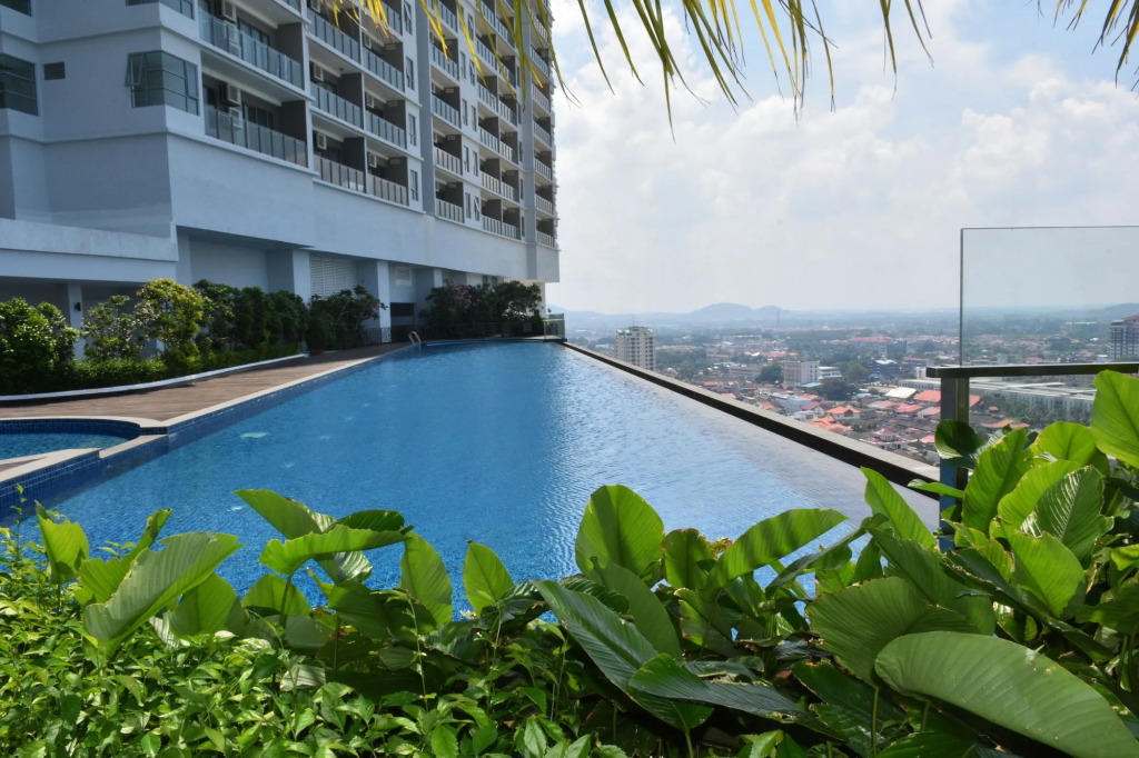 Silverscape Residence Studio Suite by MJ Holiday