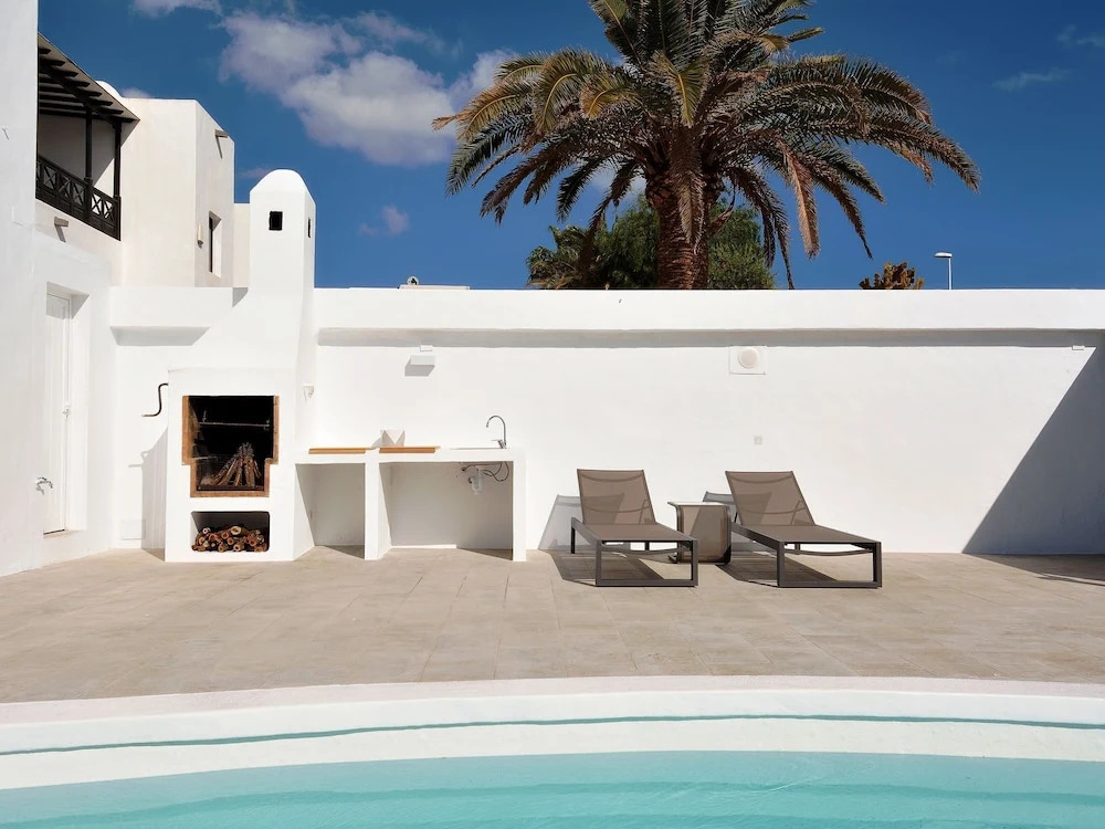 Luxury, Attached Villa With Heatable Pool Near Puerto del Carmen