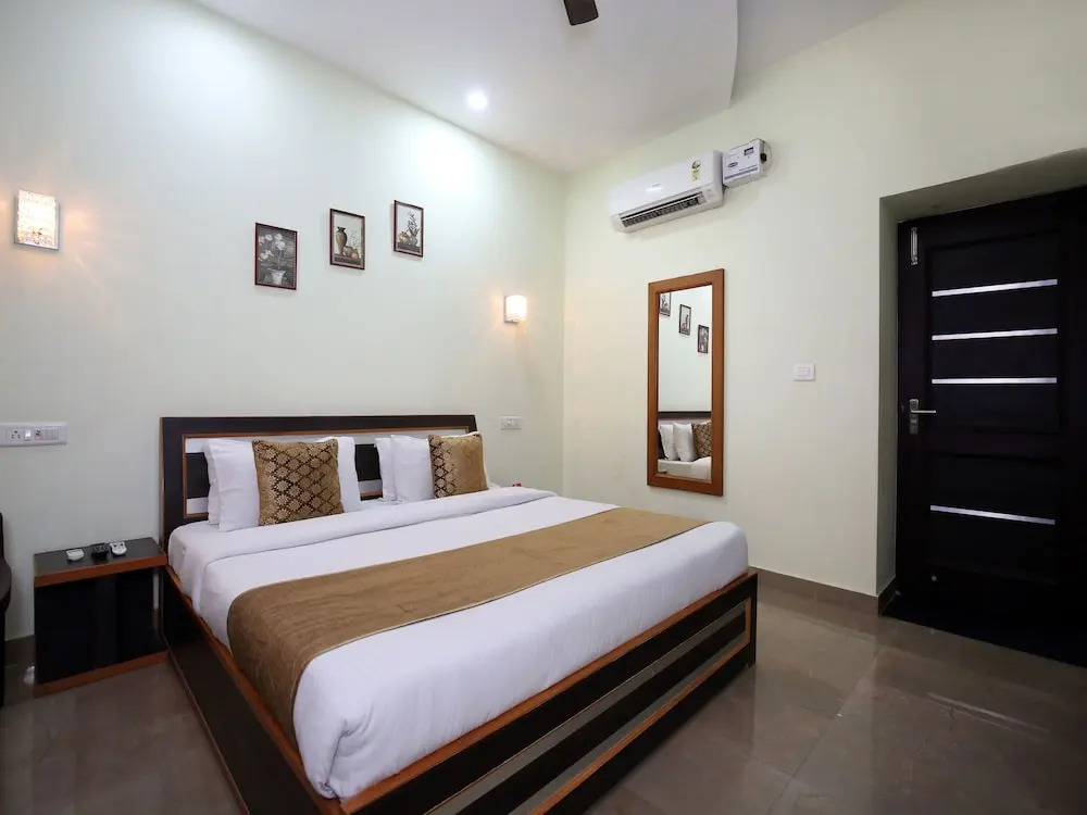 OYO 9956 Hotel Venus