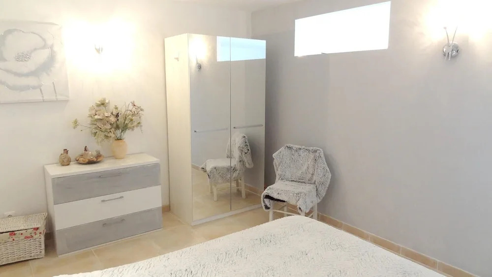 Apartment With one Bedroom in Manosque, With Wonderful Mountain View, Furnished Garden and Wifi - 97 km From the Beach