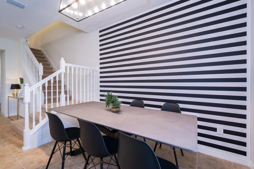 Luxurious 5 Bed Home with Private Pool in Solterra Townhouse