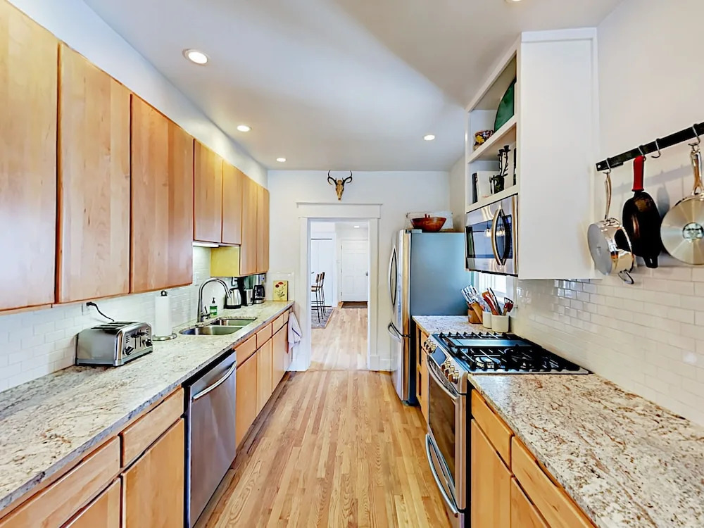 242 Hill Street House 3 Bedrooms 2 Bathrooms Home