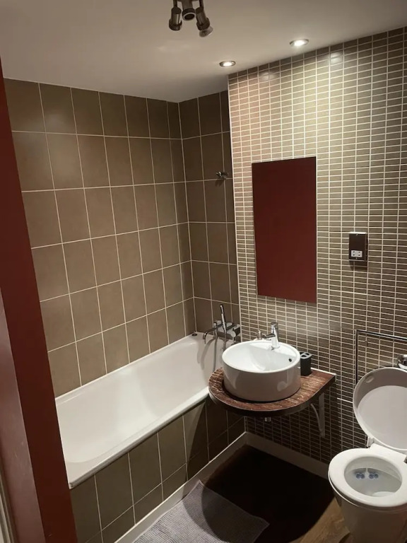 Stunning 4-bed Apartment in Glasgow West end