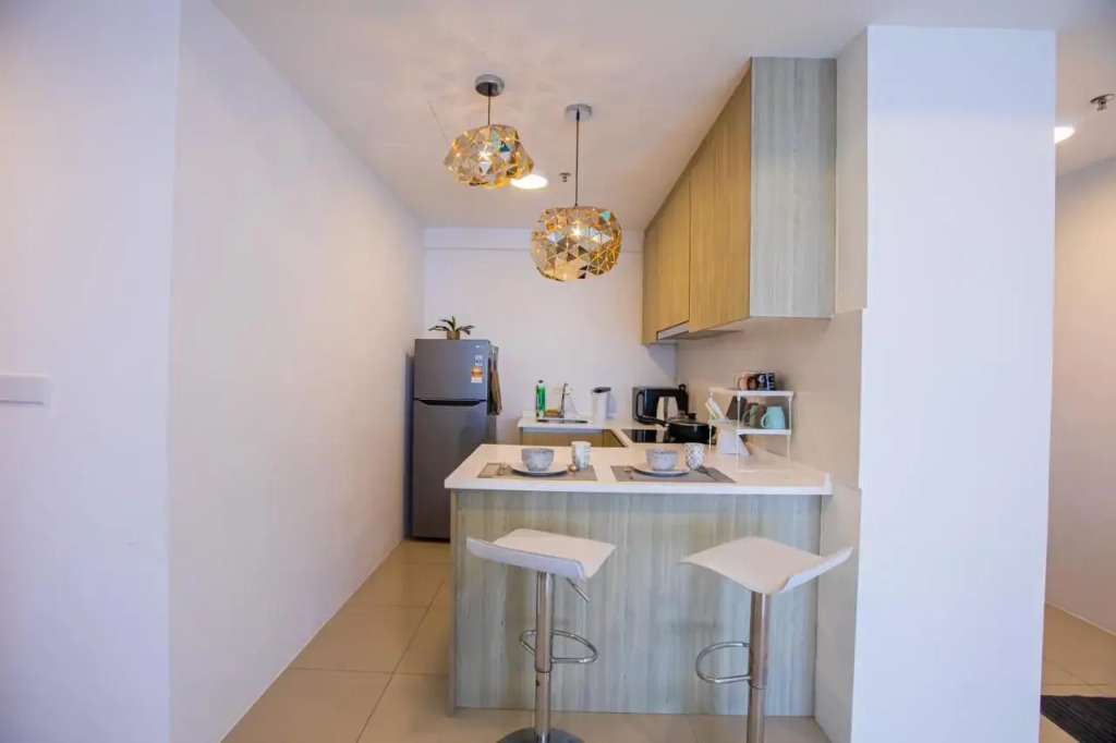 Georgetown High Floor Luxury 3BR Suite