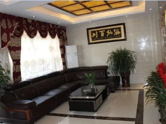 Xinyang Lakeside Boutique Hotel