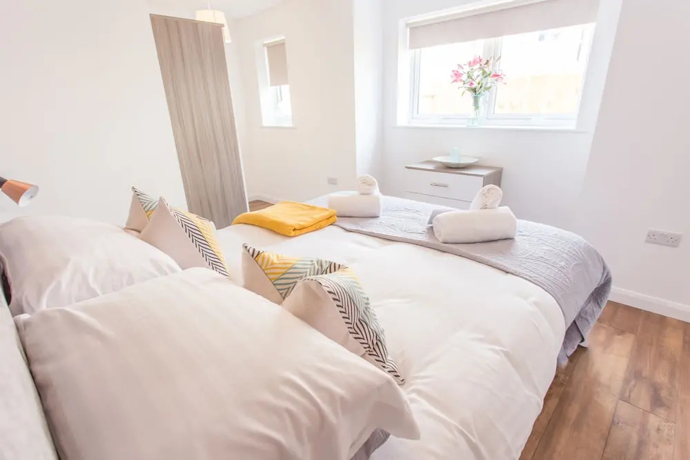 Modern Bright 1-2 Bed Apartments Oxford, with Free Parking ,OX4 Near BMW Science Park & Hospitals