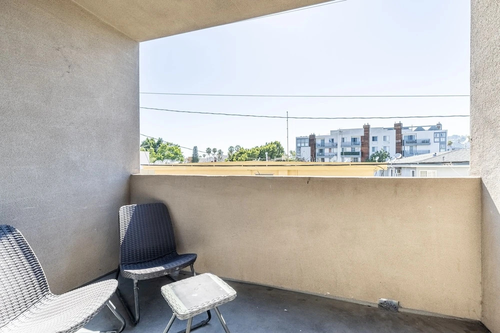 3br Fully Furnished Apartment On Sunset Blvd 3 Bedroom Apts by RedAwning