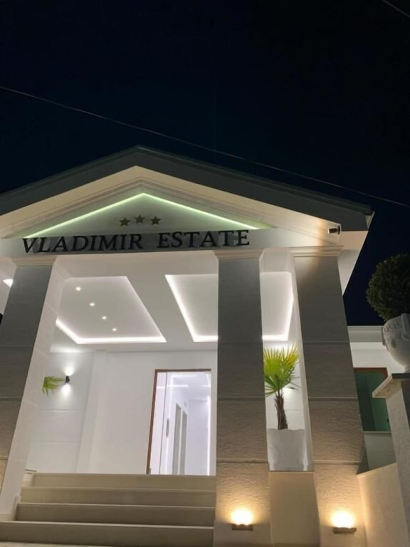 Vladimir Estate Hotel