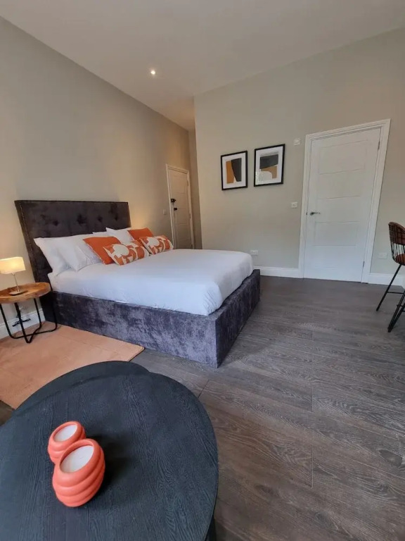 The Ivy Apartments