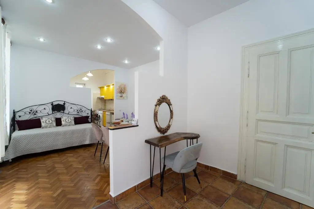 5* noble house in historic center